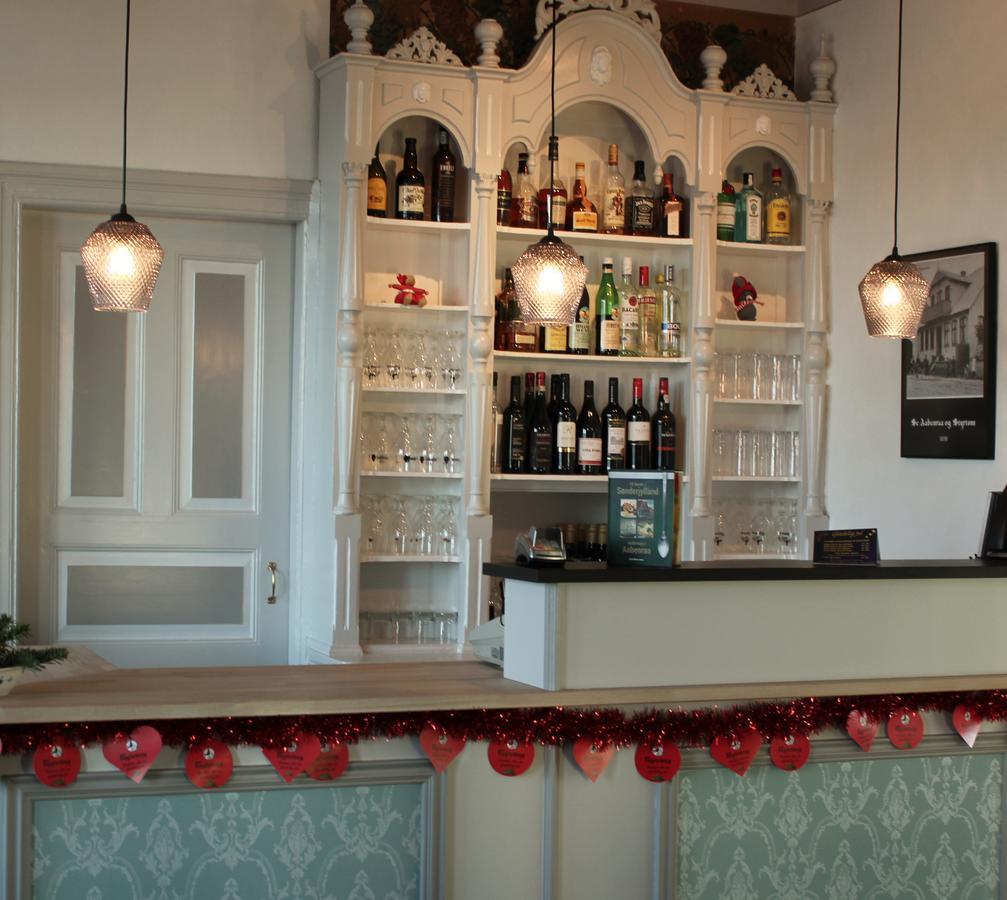 Solyst Kro- Restaurant Og Hotel I/S Обенро Экстерьер фото