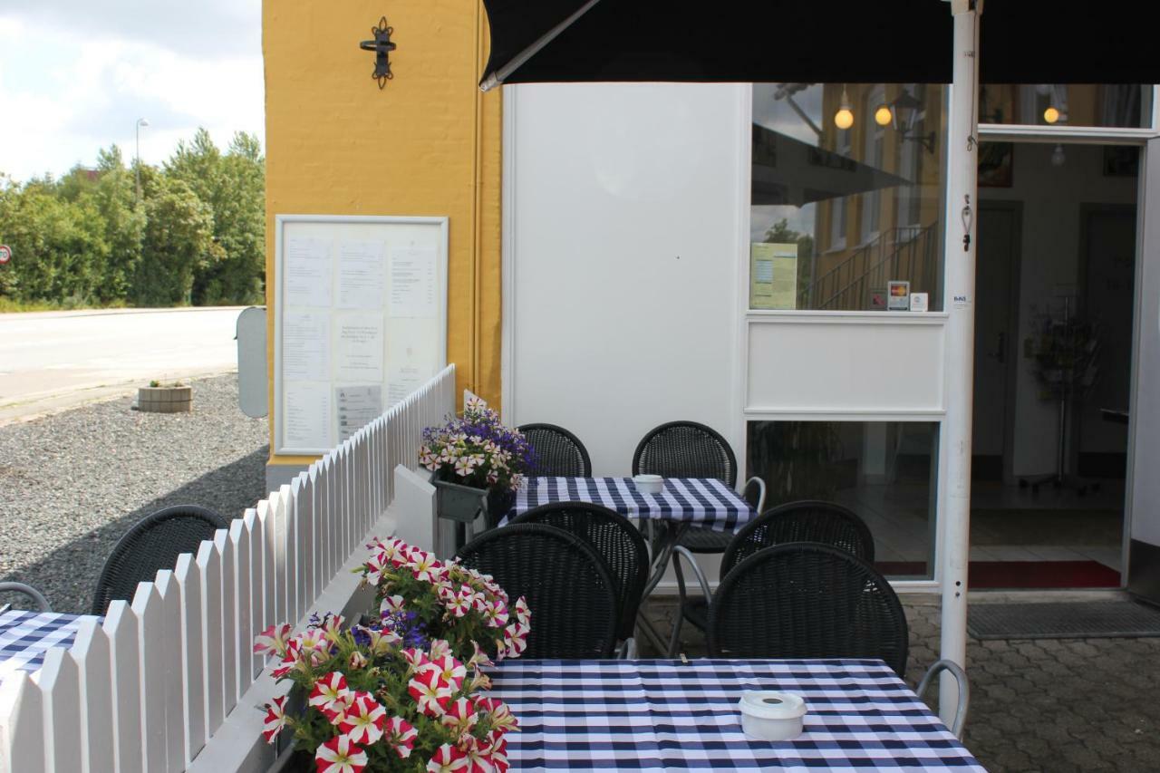 Solyst Kro- Restaurant Og Hotel I/S Обенро Экстерьер фото
